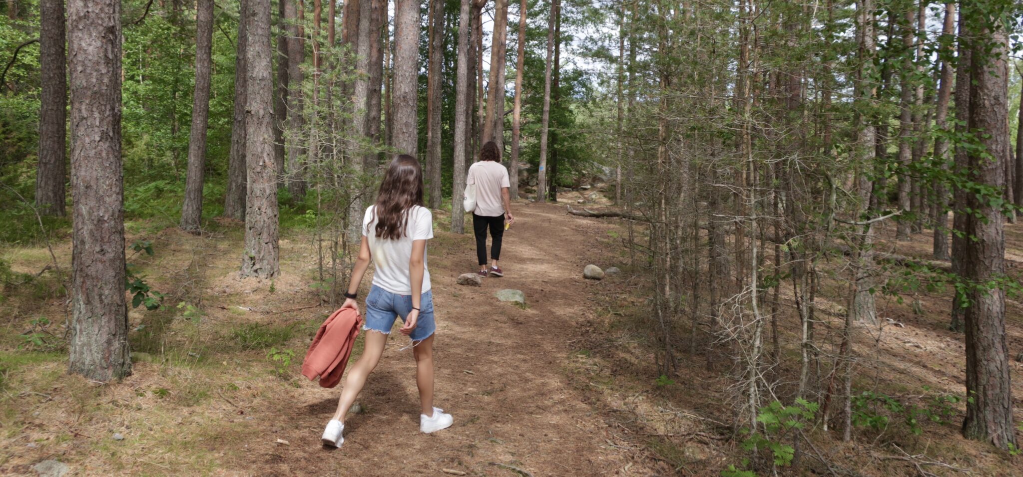 Jesper och Karin på platån ovan Fjällbacka, sommaren 2020